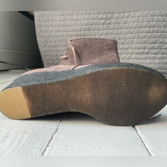 Clarks size 8 women’s desert booties - Picture 8 of 8